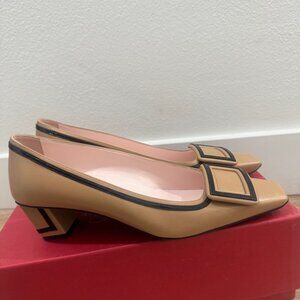 Roger Vivier Decollete Trompette 45 patent-leather pumps - Brand New, Sz 39